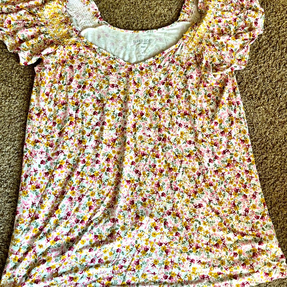 Torrid Super Soft Knit Tee Size 2 or 2X Floral Like NEW!